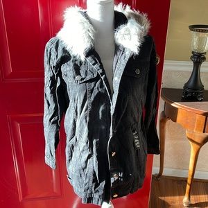 Ladies scam Facebook coat sz med